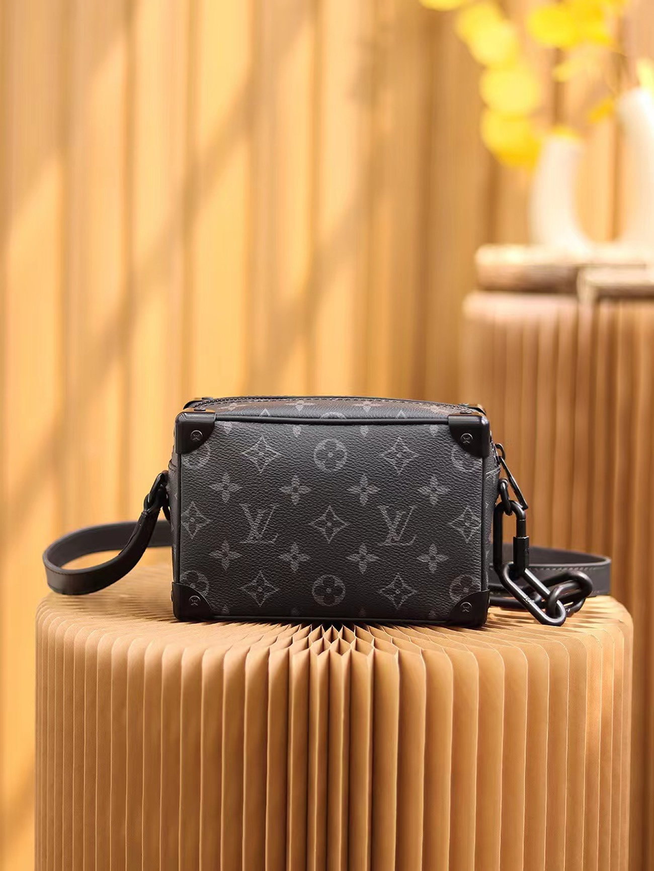 Louis Vuitton Pochette Volga Monogram Eclipse Black M68321 (17) - www.newkick.vip
