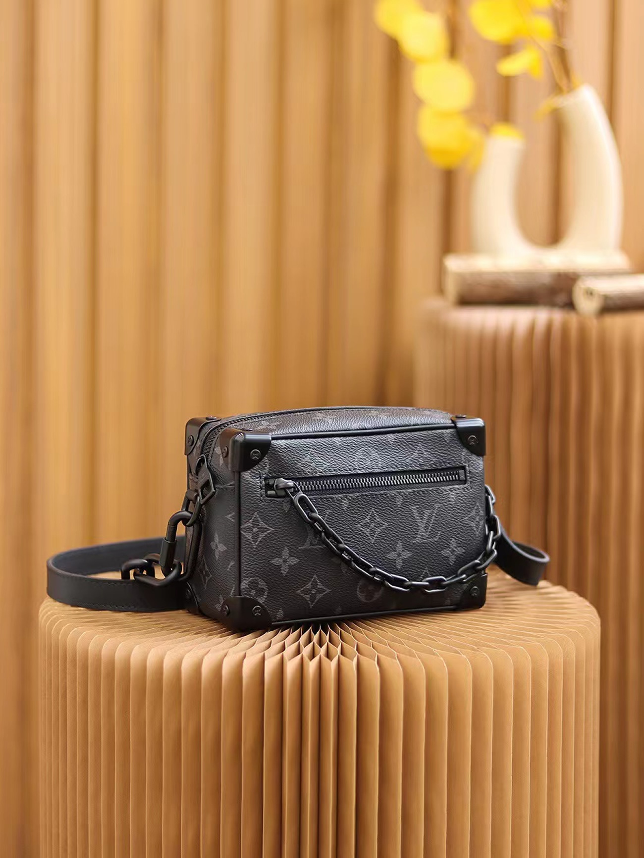 Louis Vuitton Pochette Volga Monogram Eclipse Black M68321 (19) - www.newkick.vip
