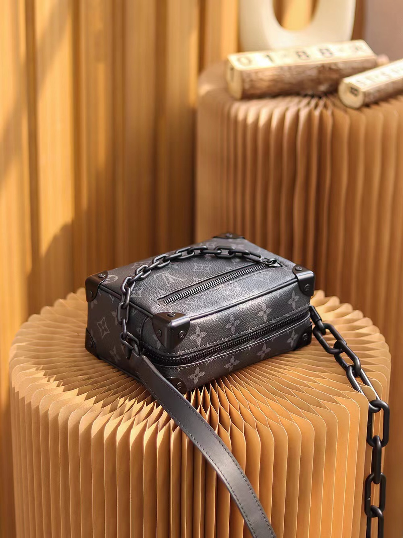 Louis Vuitton Pochette Volga Monogram Eclipse Black M68321 (20) - www.newkick.vip