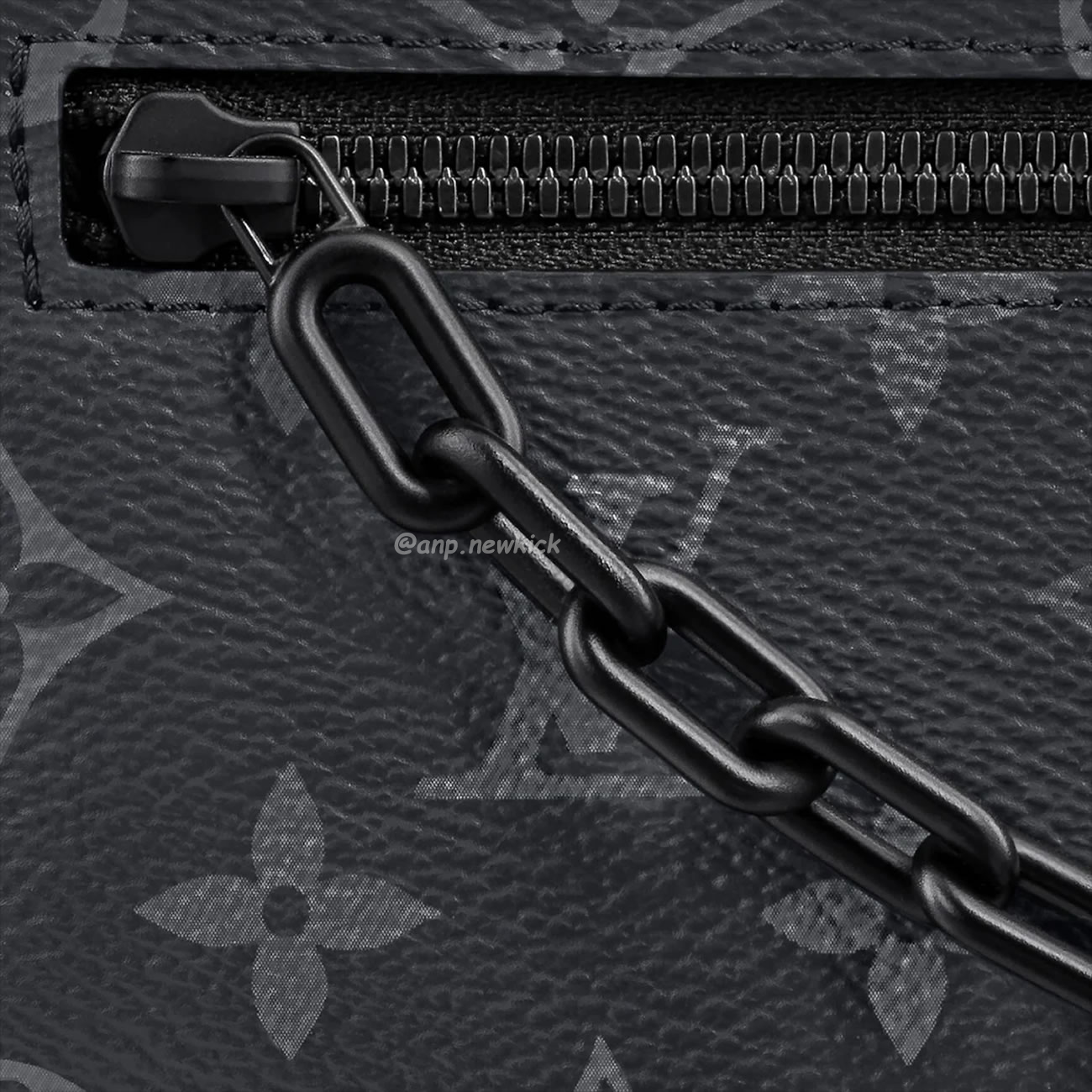 Louis Vuitton Pochette Volga Monogram Eclipse Black M68321 (4) - www.newkick.vip