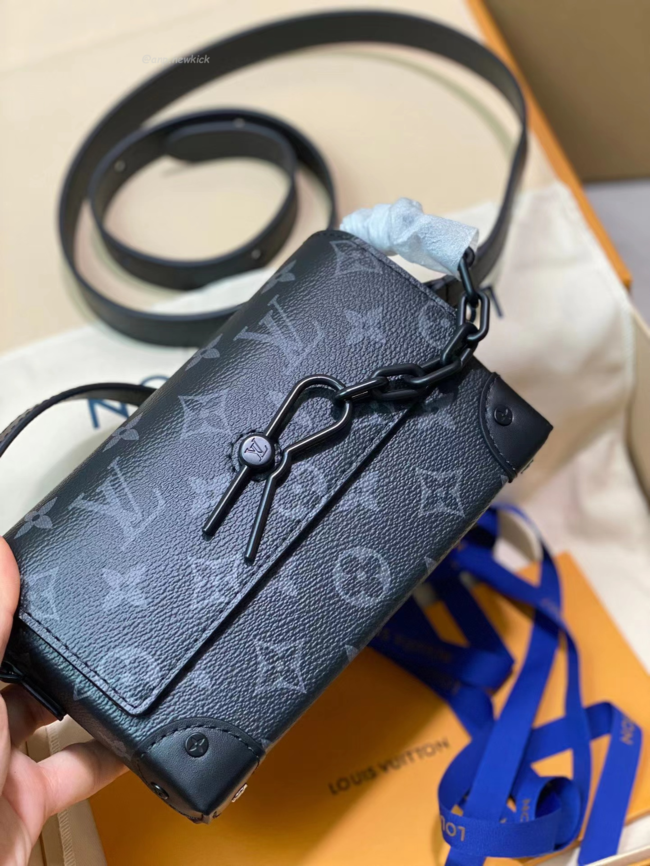 Louis Vuitton Steamer Wearable Wallet M81783 (18) - www.newkick.vip