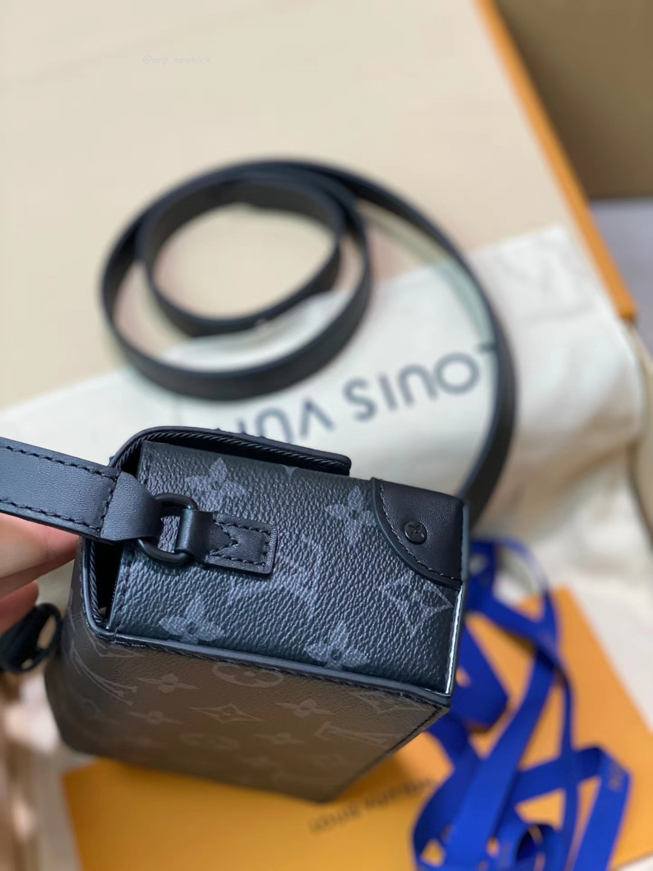 Louis Vuitton Steamer Wearable Wallet M81783 (19) - www.newkick.vip