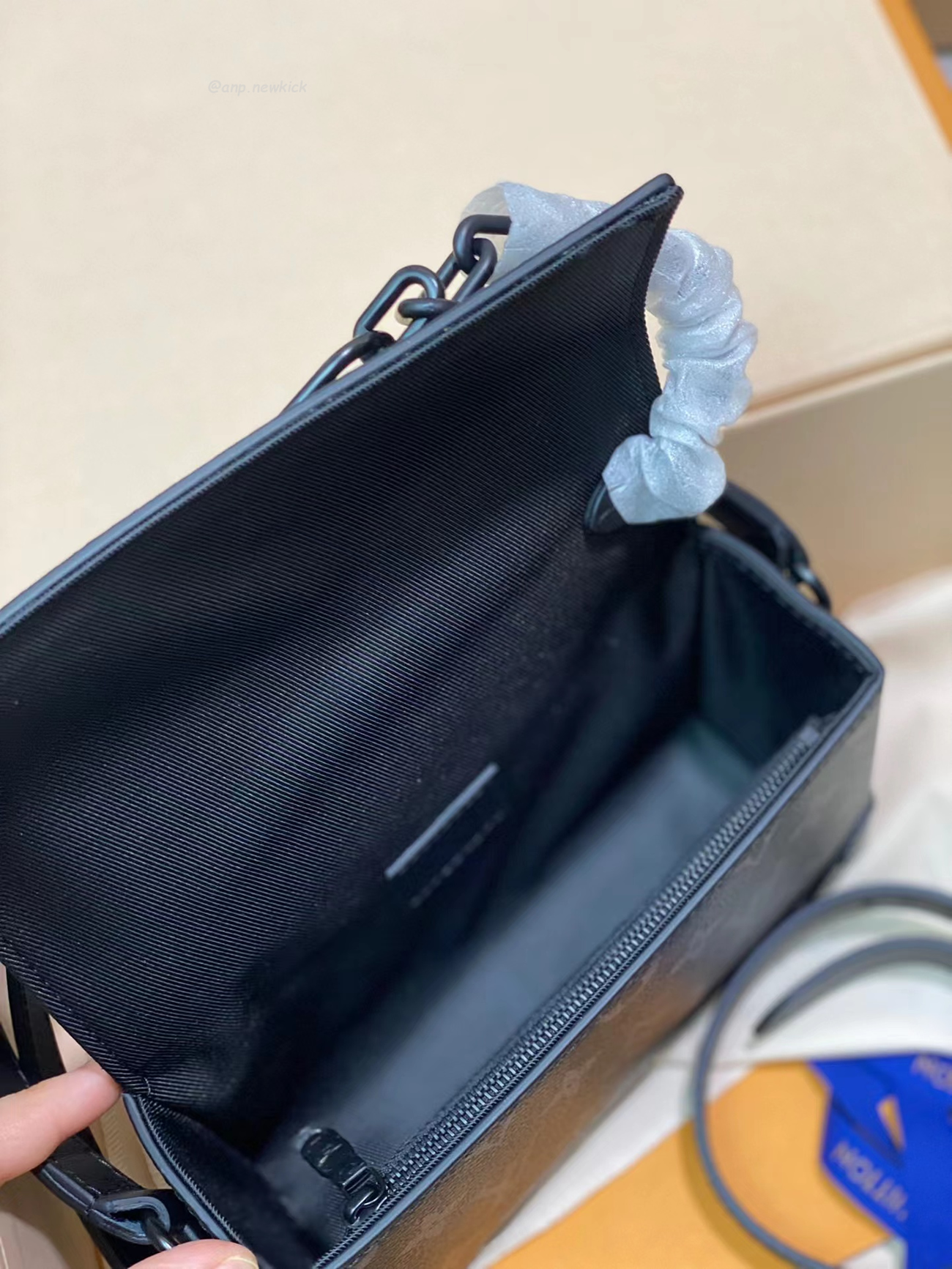 Louis Vuitton Steamer Wearable Wallet M81783 (20) - www.newkick.vip