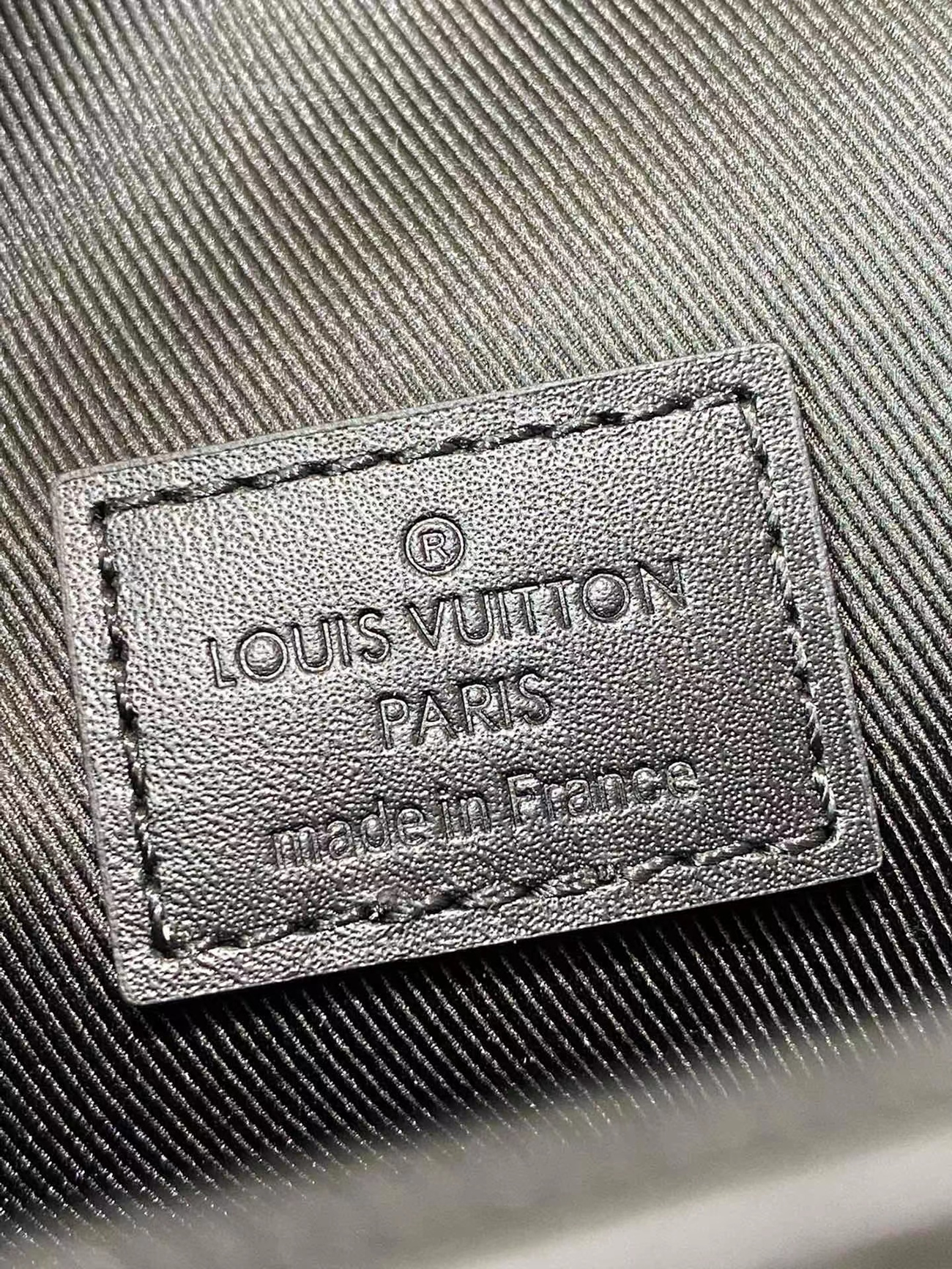 Louis Vuitton Steamer Wearable Wallet M81783 (25) - www.newkick.vip