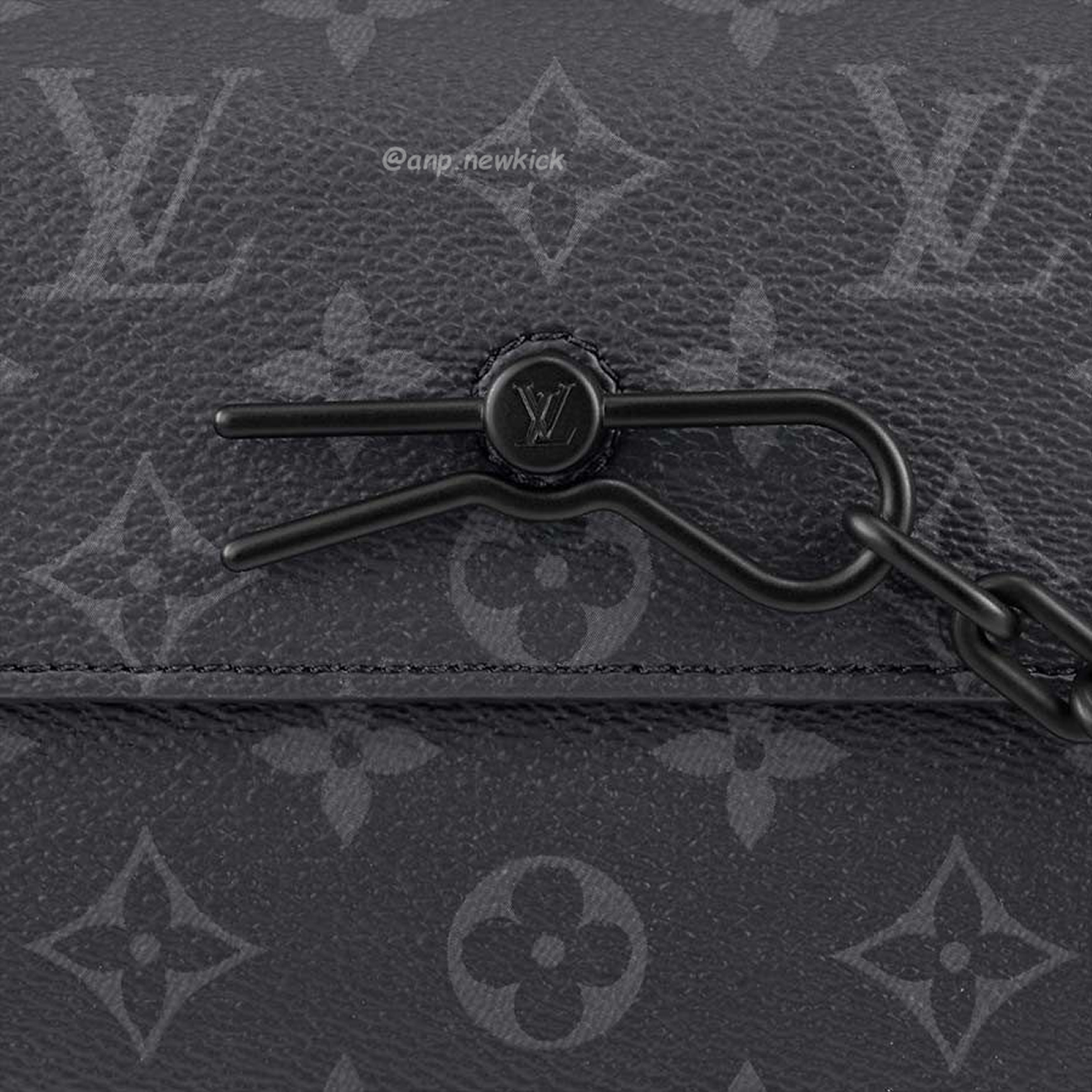 Louis Vuitton Steamer Wearable Wallet M81783 (28) - www.newkick.vip