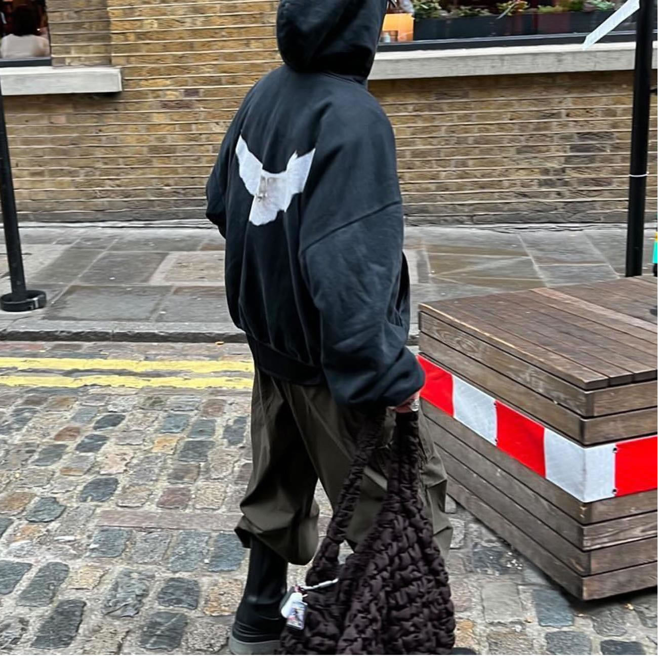 Yeezy Gap Engineered By Balenciaga Dove Hoodie Washed Black Ss22 (7) - www.newkick.vip
