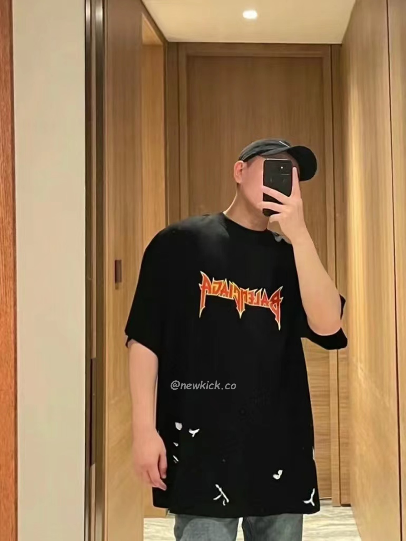 Balenciaga Metal Vintage Oversized T Shirt Black Multi Ss22 (8) - www.newkick.vip Balenciaga Metal Vintage Oversized T Shirt Black Multi Ss22 (8) - www.newkick.vip
