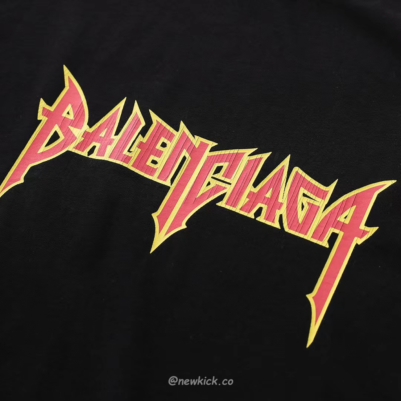 Balenciaga Metal Vintage Oversized T Shirt Black Multi Ss22 (3) - www.newkick.vip