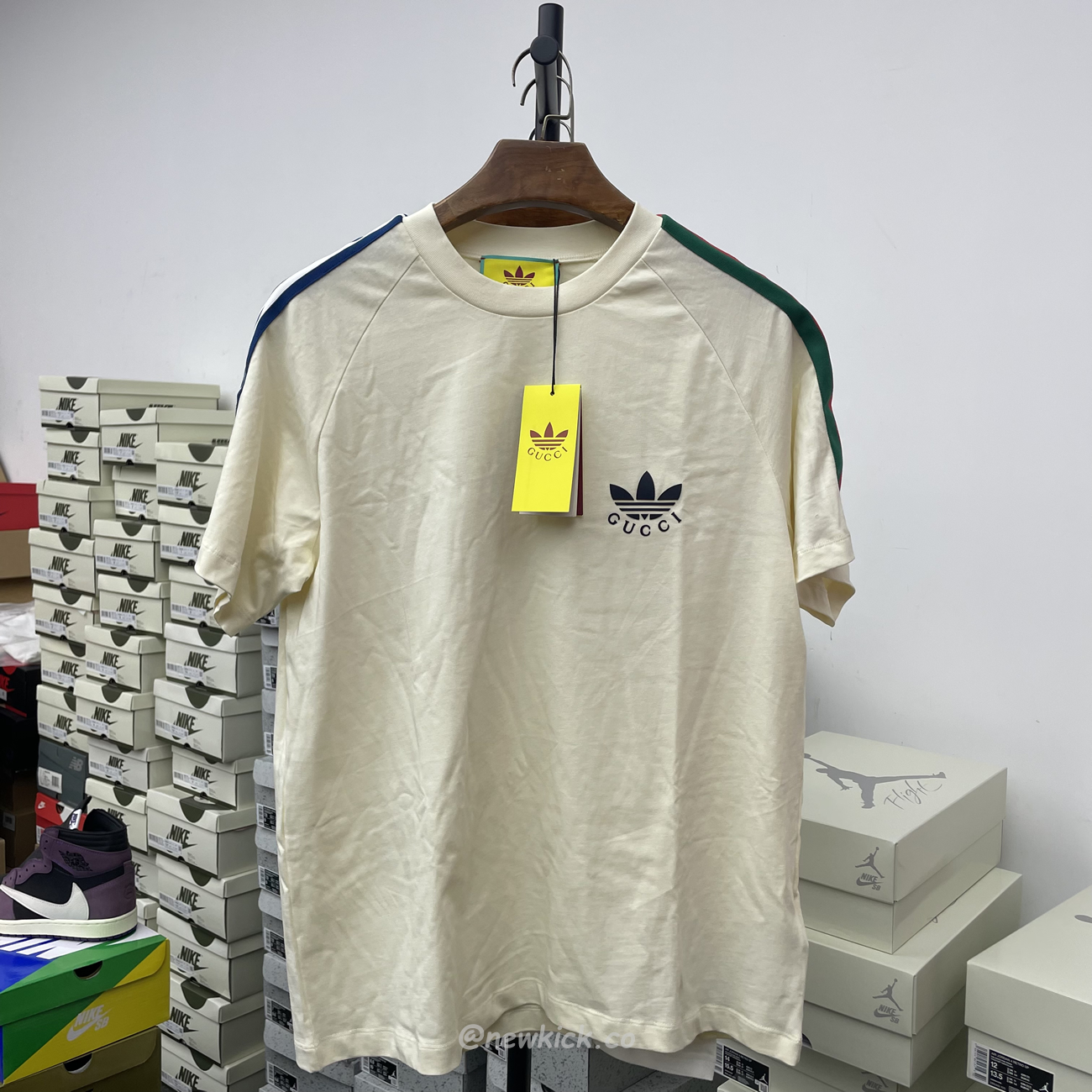 Gucci X Adidas Trefoil Print T Shirt Off White Ss22 (7) - www.newkick.vip