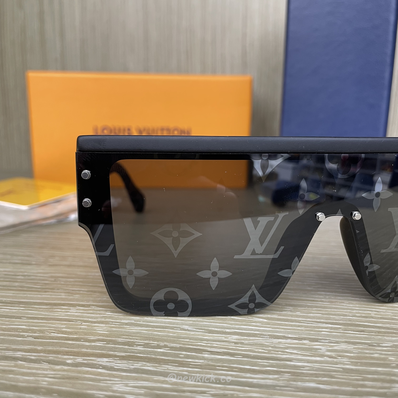 Louis Vuitton Lv Waimea Sunglasses (6) - www.newkick.vip