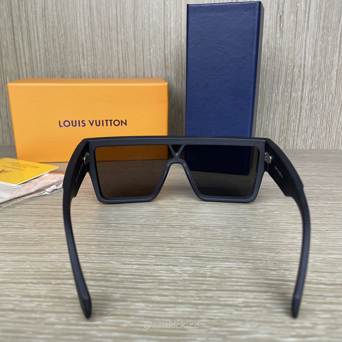Louis Vuitton Lv Waimea Sunglasses (3) - www.newkick.vip
