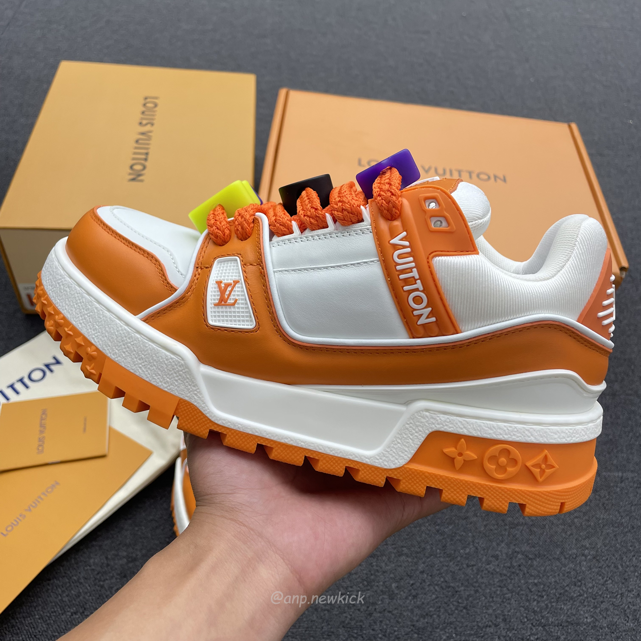 Louis Vuitton Trainer Maxi Orange Green White Black (12) - www.newkick.vip