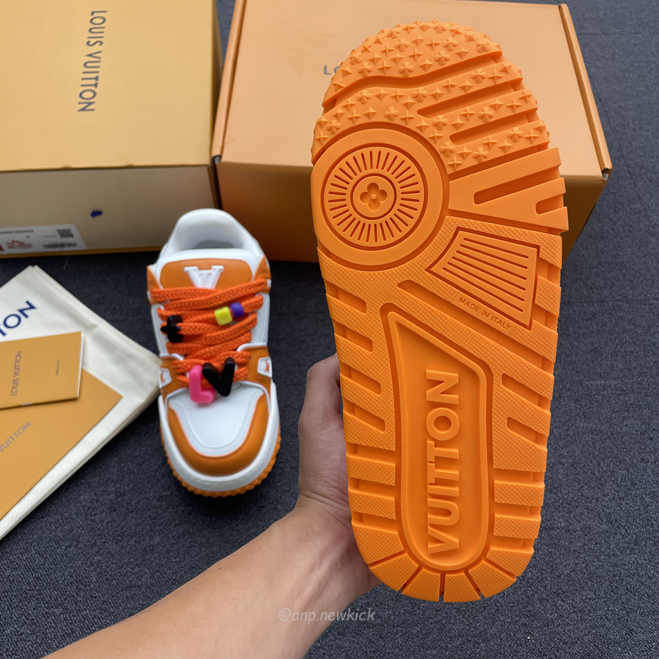 Louis Vuitton Trainer Maxi Orange Green White Black (13) - www.newkick.vip