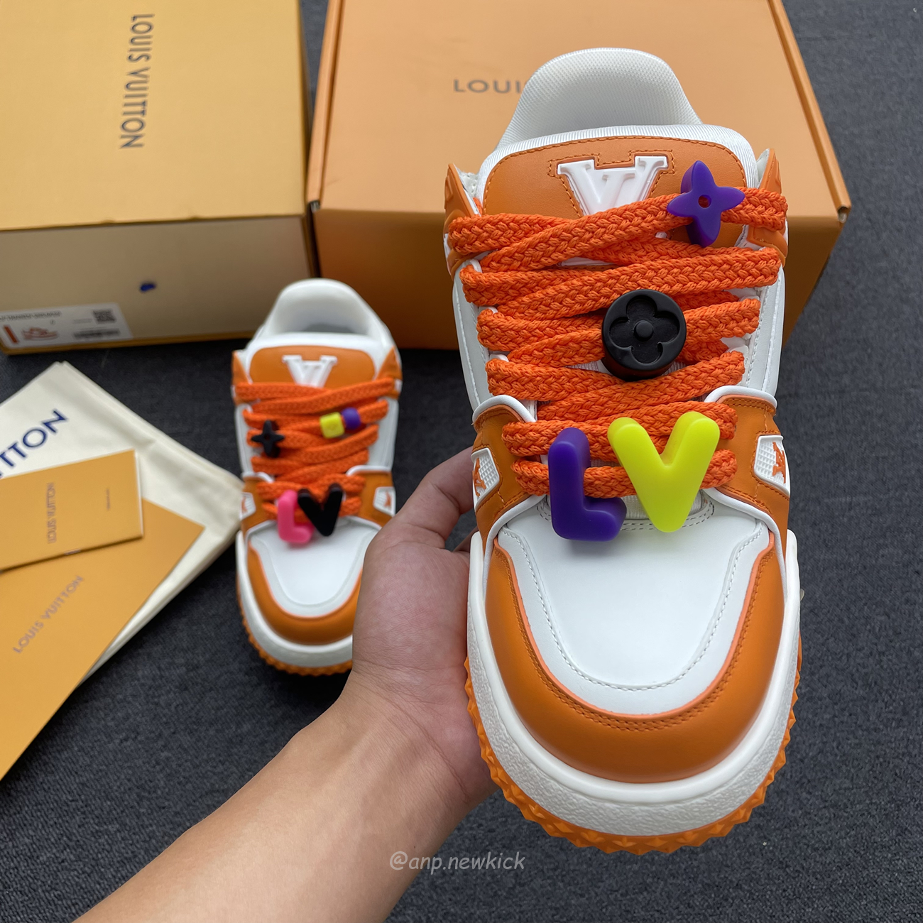 Louis Vuitton Trainer Maxi Orange Green White Black (18) - www.newkick.vip