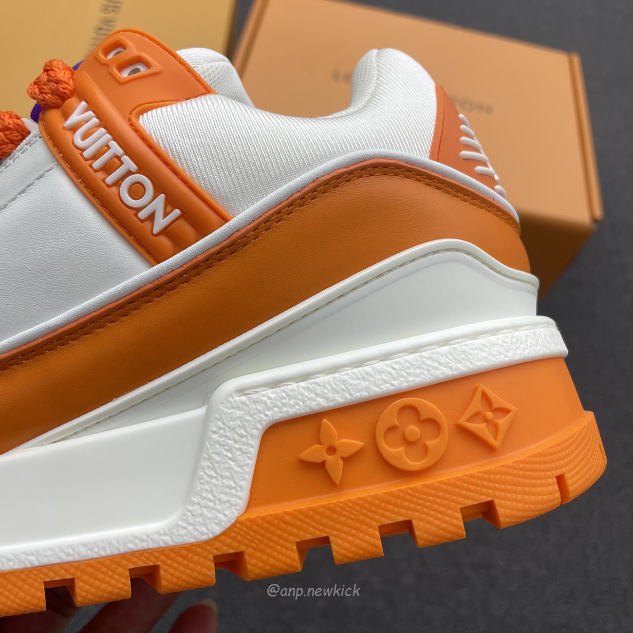 Louis Vuitton Trainer Maxi Orange Green White Black (6) - www.newkick.vip