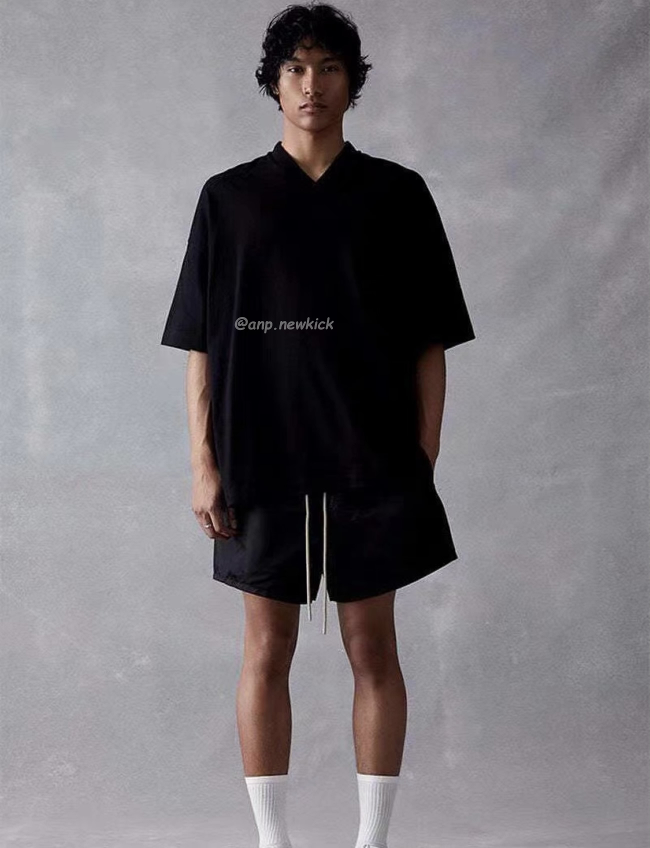 Fear Of God Essentials Logo Printed V Neck T Shirt (7) - www.newkick.vip Fear Of God Essentials Logo Printed V Neck T Shirt (7) - www.newkick.vip