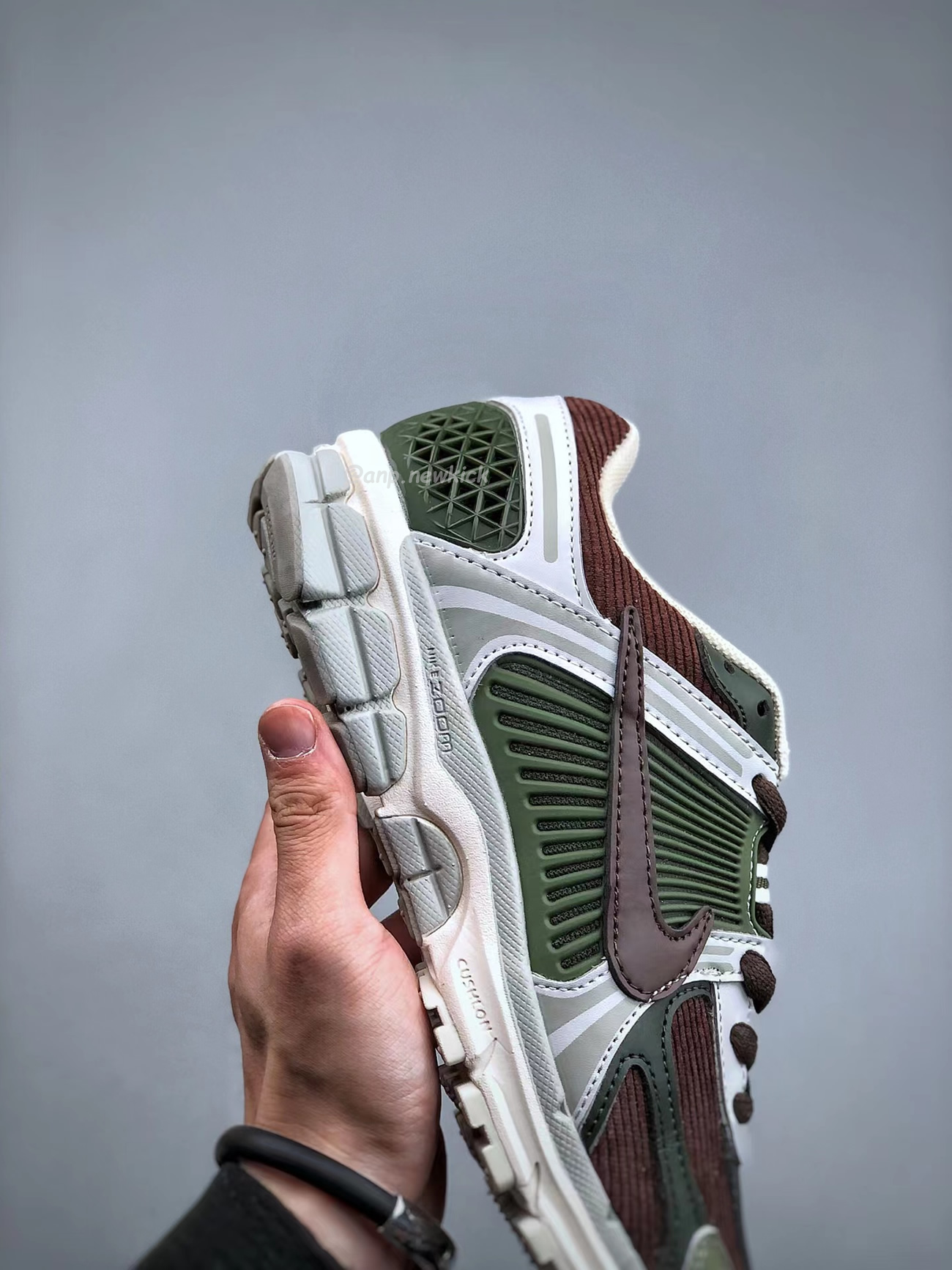 Nike Zoom Vomero 5 Series (42) - www.newkick.vip Nike Zoom Vomero 5 Series (42) - www.newkick.vip