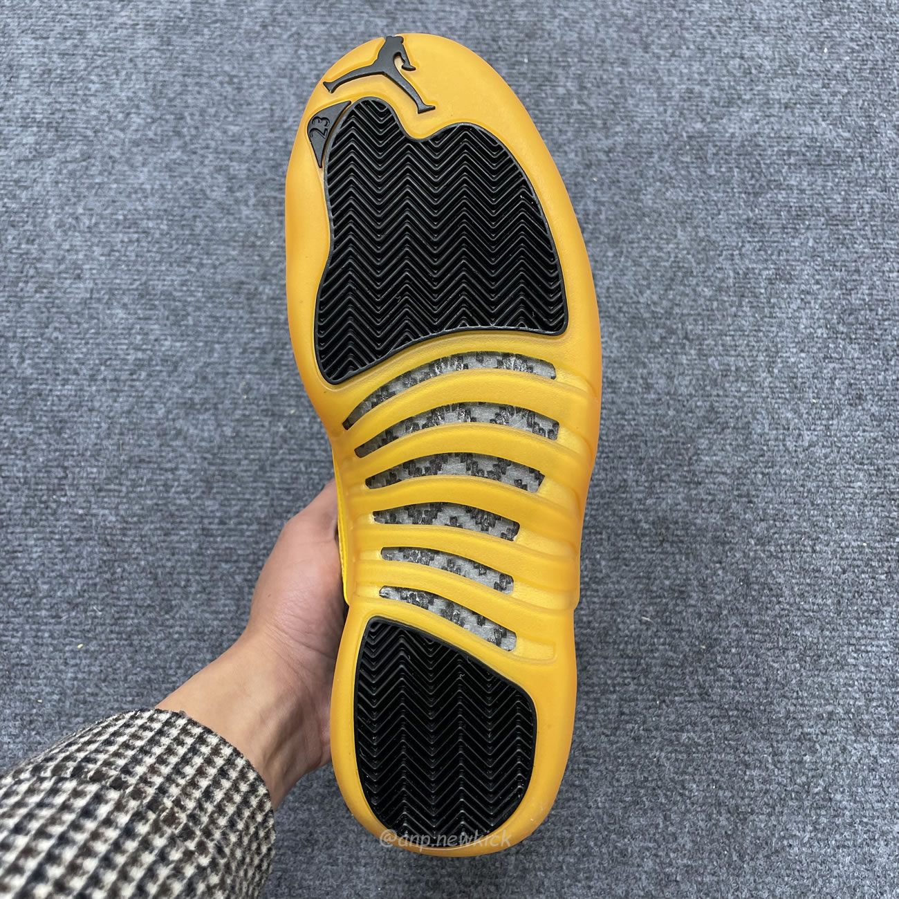Air Jordan 12 Retro Black University Gold 130690 070 (5) - www.newkick.vip Air Jordan 12 Retro Black University Gold 130690 070 (5) - www.newkick.vip