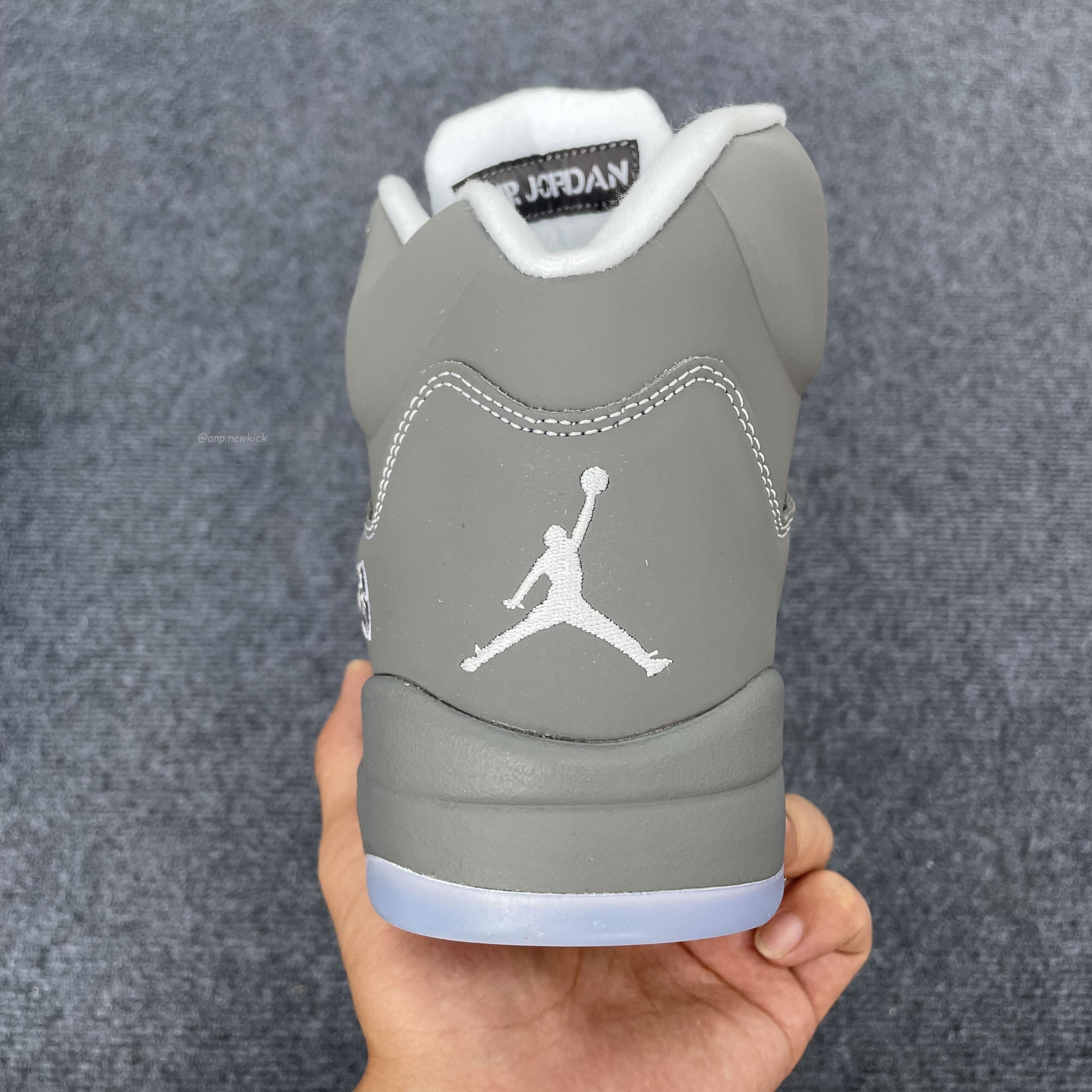 Air Jordan 5 Retro Wolf Grey 136027 005 (7) - www.newkick.vip Air Jordan 5 Retro Wolf Grey 136027 005 (7) - www.newkick.vip
