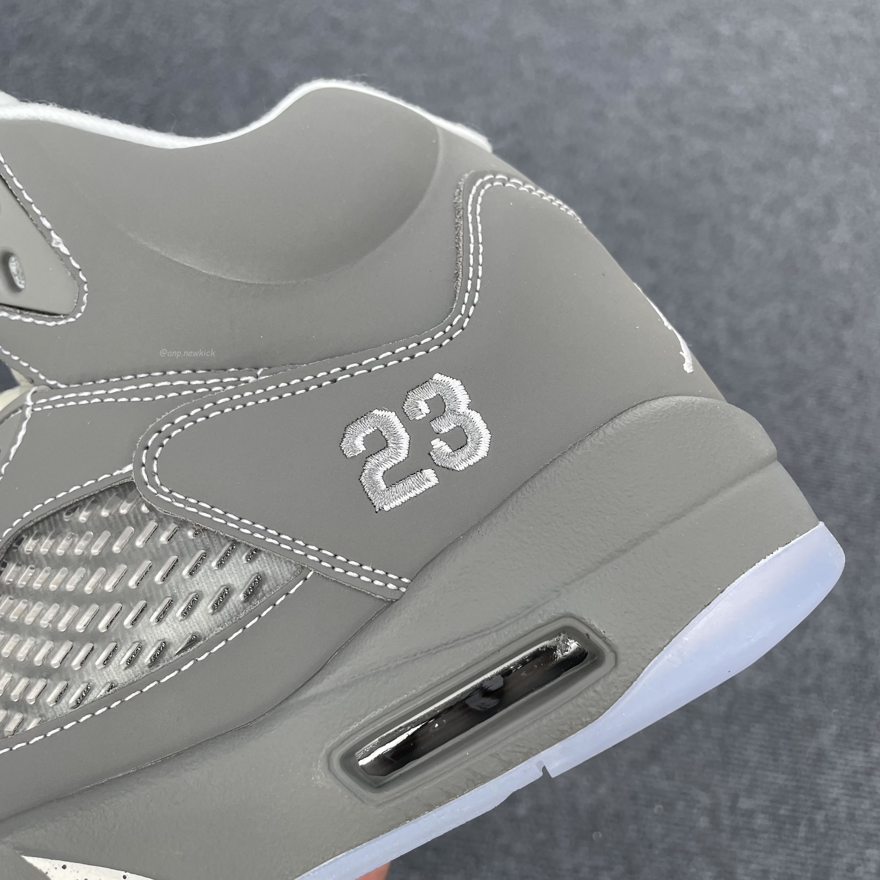 Air Jordan 5 Retro Wolf Grey 136027 005 (9) - www.newkick.vip Air Jordan 5 Retro Wolf Grey 136027 005 (9) - www.newkick.vip