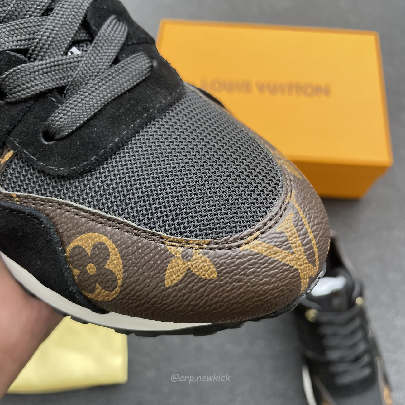 Louis Vuitton Run Away Black Gold 1a3cw0 (10) - www.newkick.vip