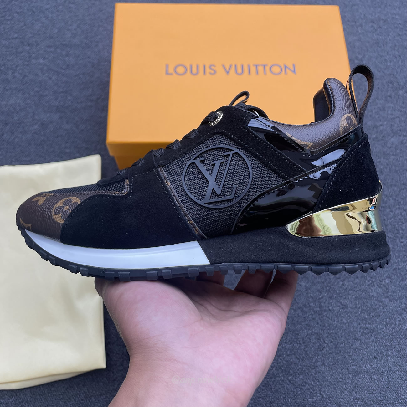 Louis Vuitton Run Away Black Gold 1a3cw0 (3) - www.newkick.vip