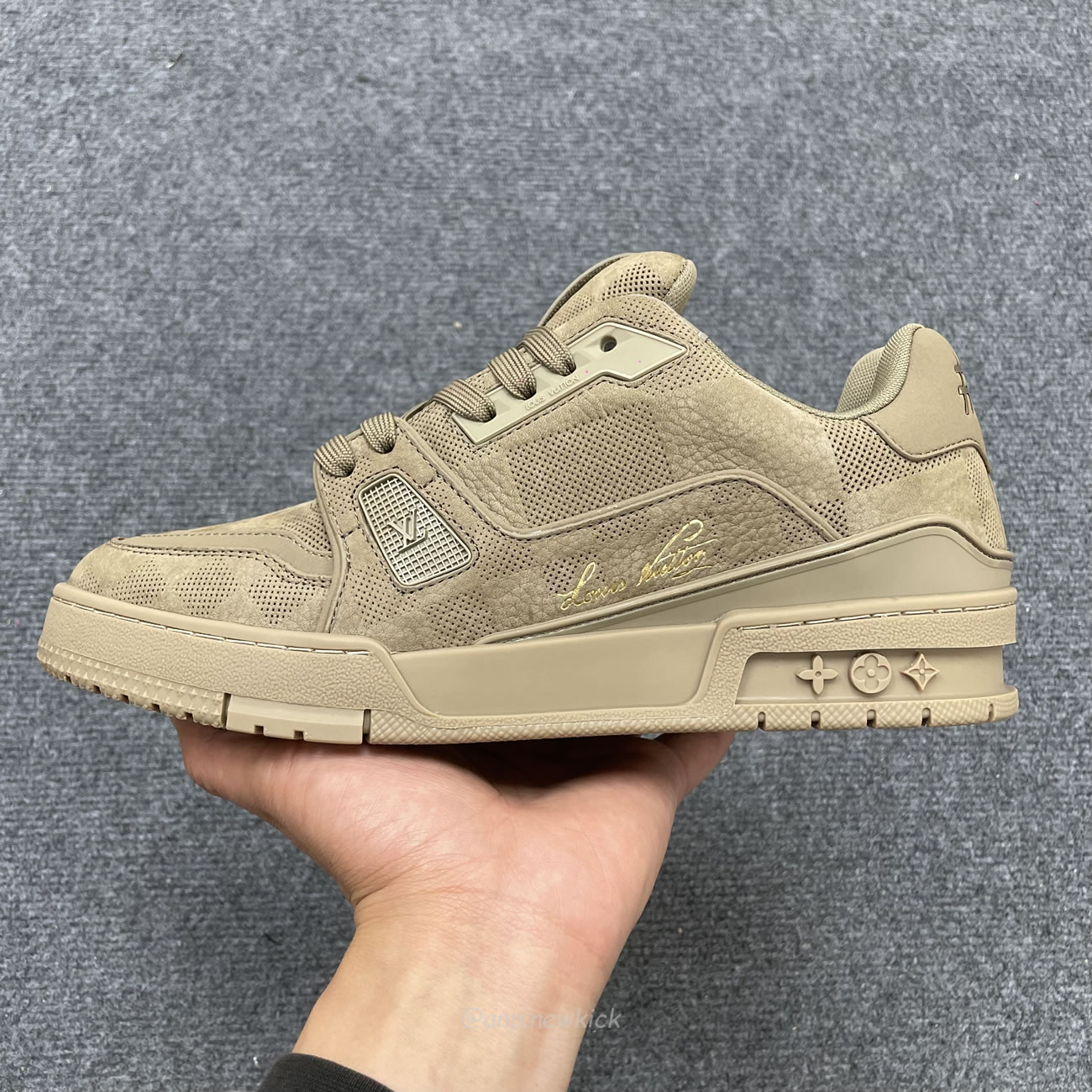 Louis Vuitton Lv Trainer Beige Raffia Mens Archlight 1a54h5 (2) - www.newkick.vip