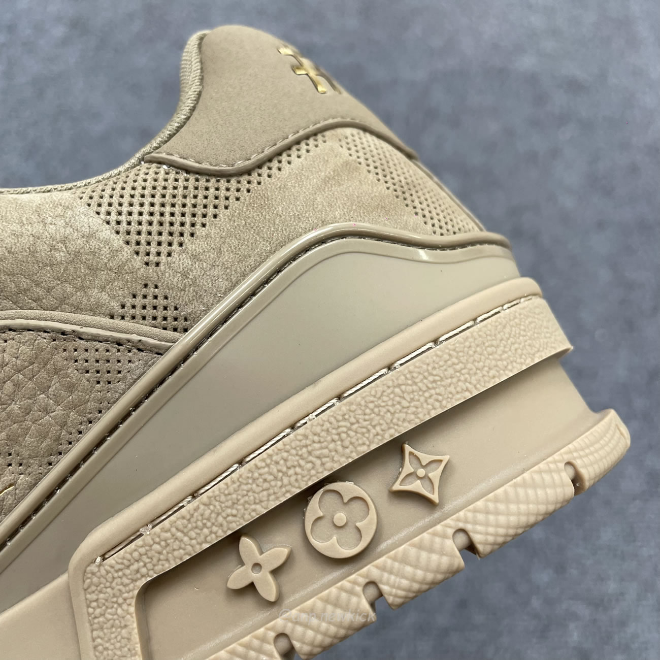 Louis Vuitton Lv Trainer Beige Raffia Mens Archlight 1a54h5 (7) - www.newkick.vip