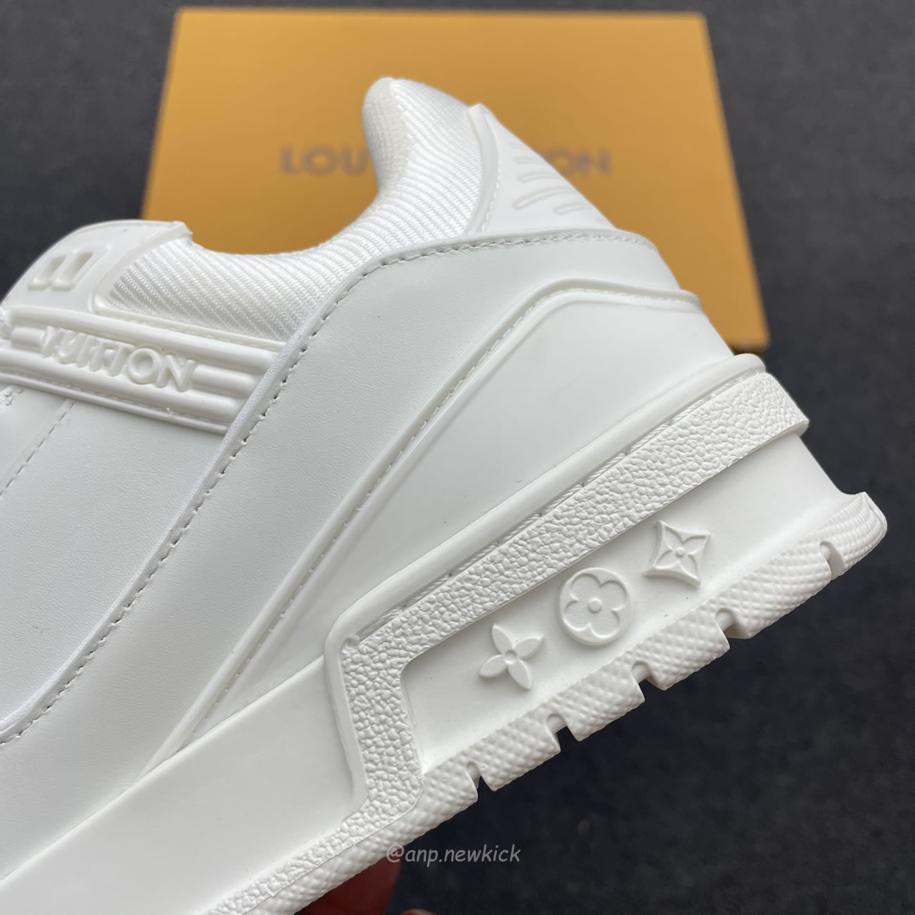 Louis Vuitton Lv Trainer Sneaker White 1a8wav (3) - www.newkick.vip