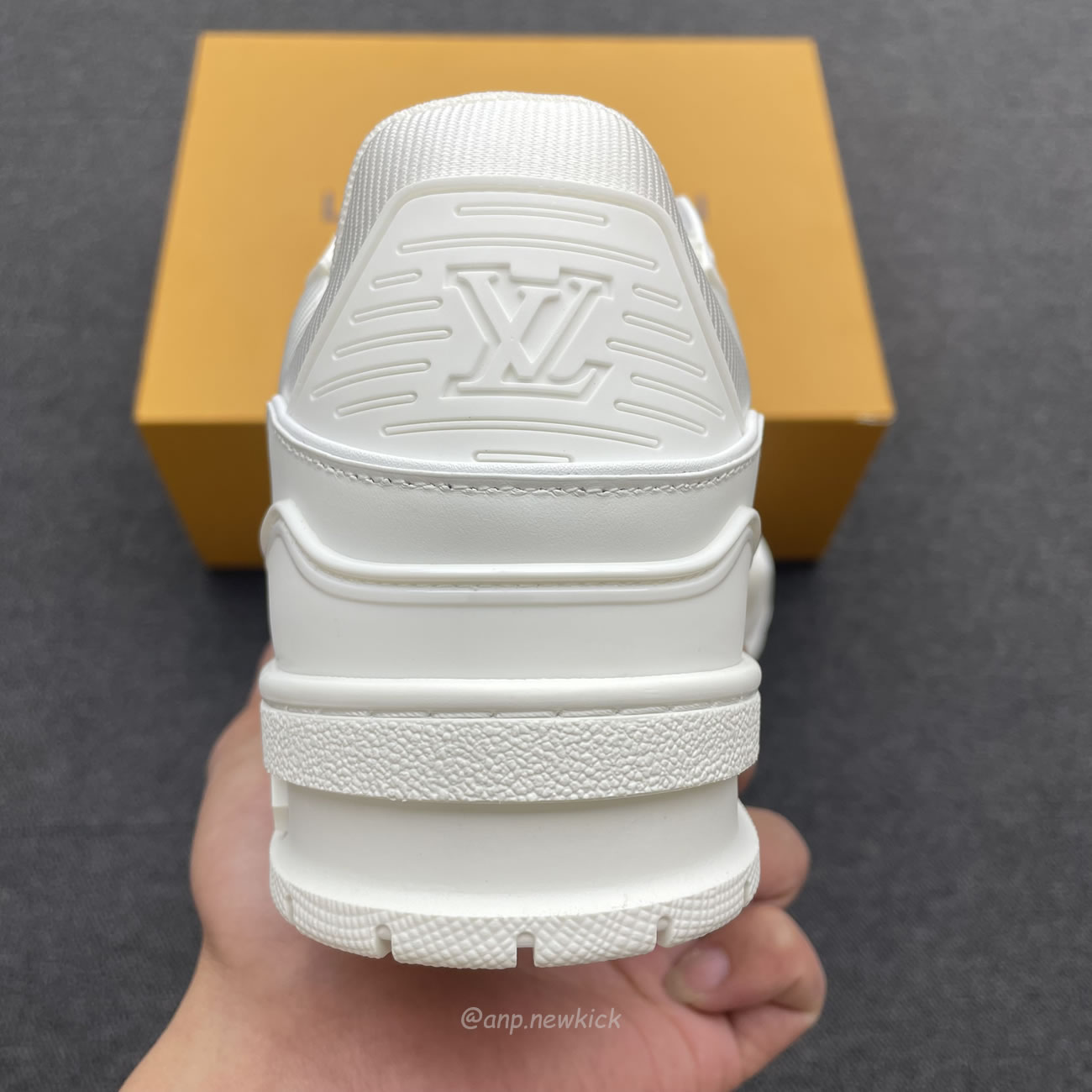Louis Vuitton Lv Trainer Sneaker White 1a8wav (8) - www.newkick.vip