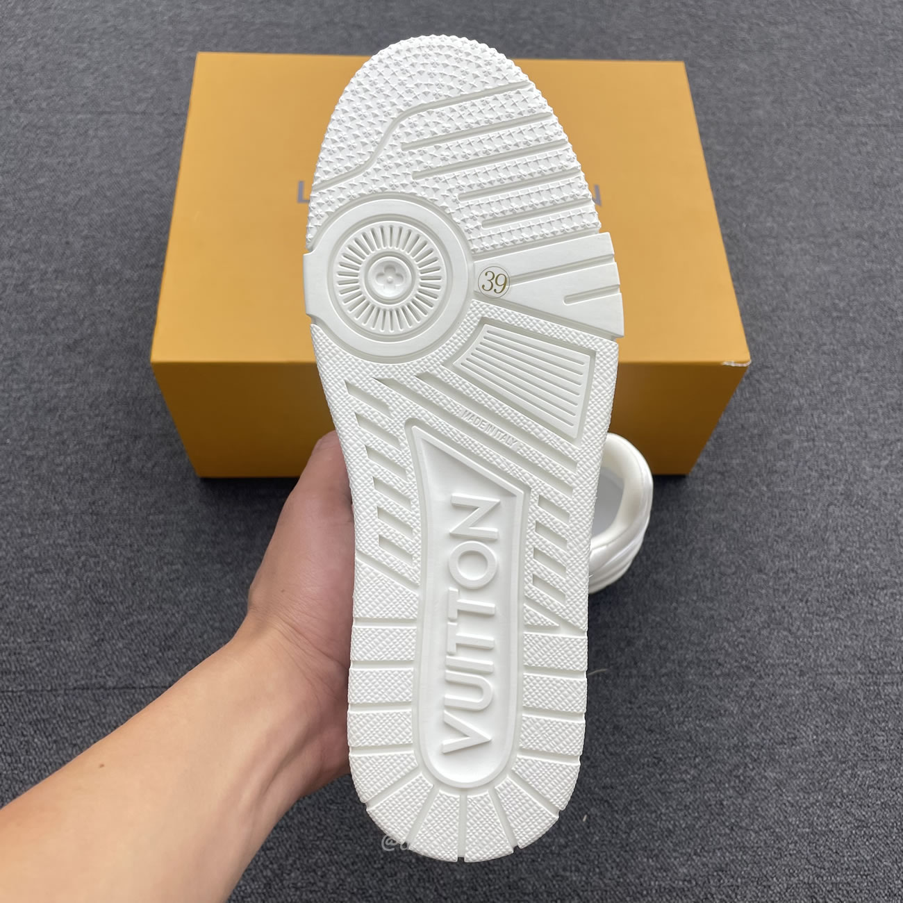 Louis Vuitton Lv Trainer Sneaker White 1a8wav (9) - www.newkick.vip