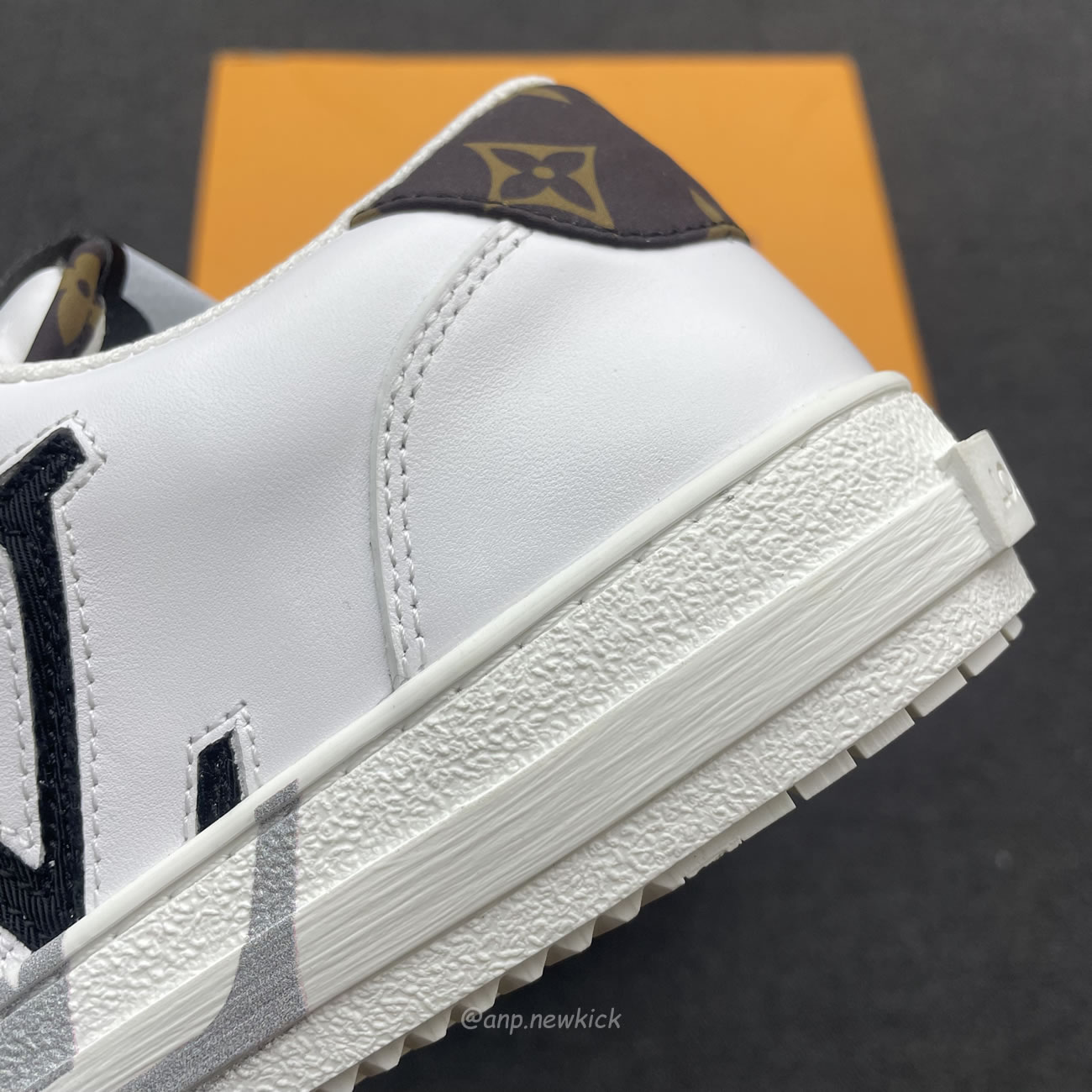 Louis Vuitton Charlie Trainers White Cacoa Brown Black 1a9jn8 (2) - www.newkick.vip Louis Vuitton Charlie Trainers White Cacoa Brown Black 1a9jn8 (2) - www.newkick.vip