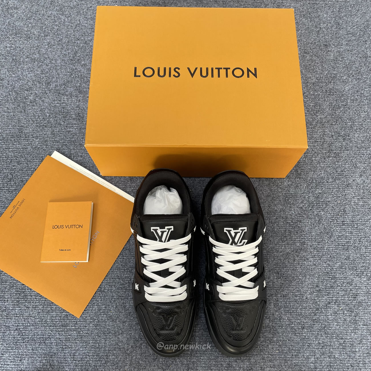 Louis Vuitton Sportschuh Schwarz Eingeprägtes Monogramm 1aarey (5) - www.newkick.vip