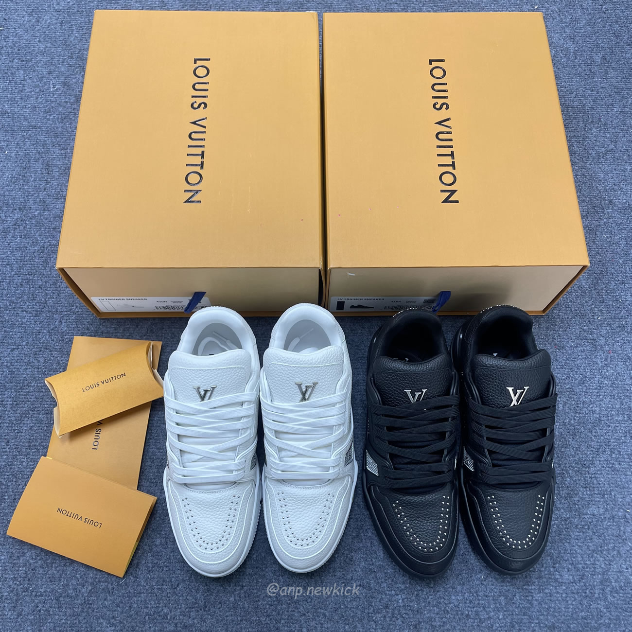 Louis Vuitton Lv Trainer Black White Calf Leather 1addby (4) - www.newkick.vip