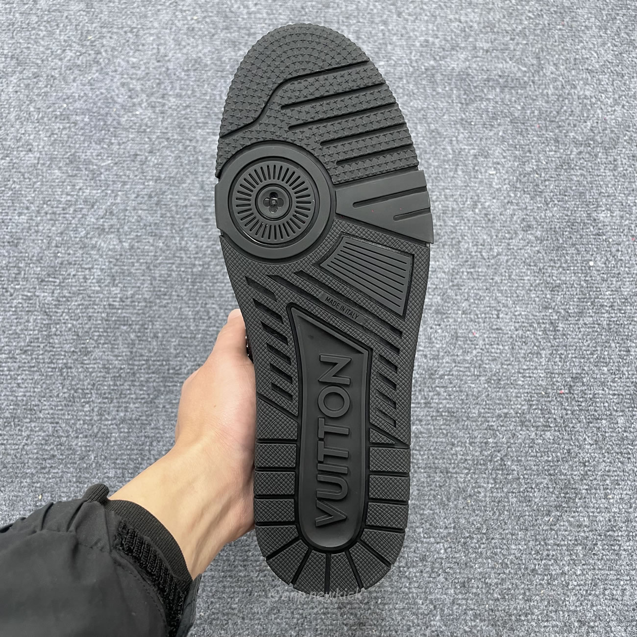 Louis Vuitton Lv Trainer Black White Calf Leather 1addby (7) - www.newkick.vip