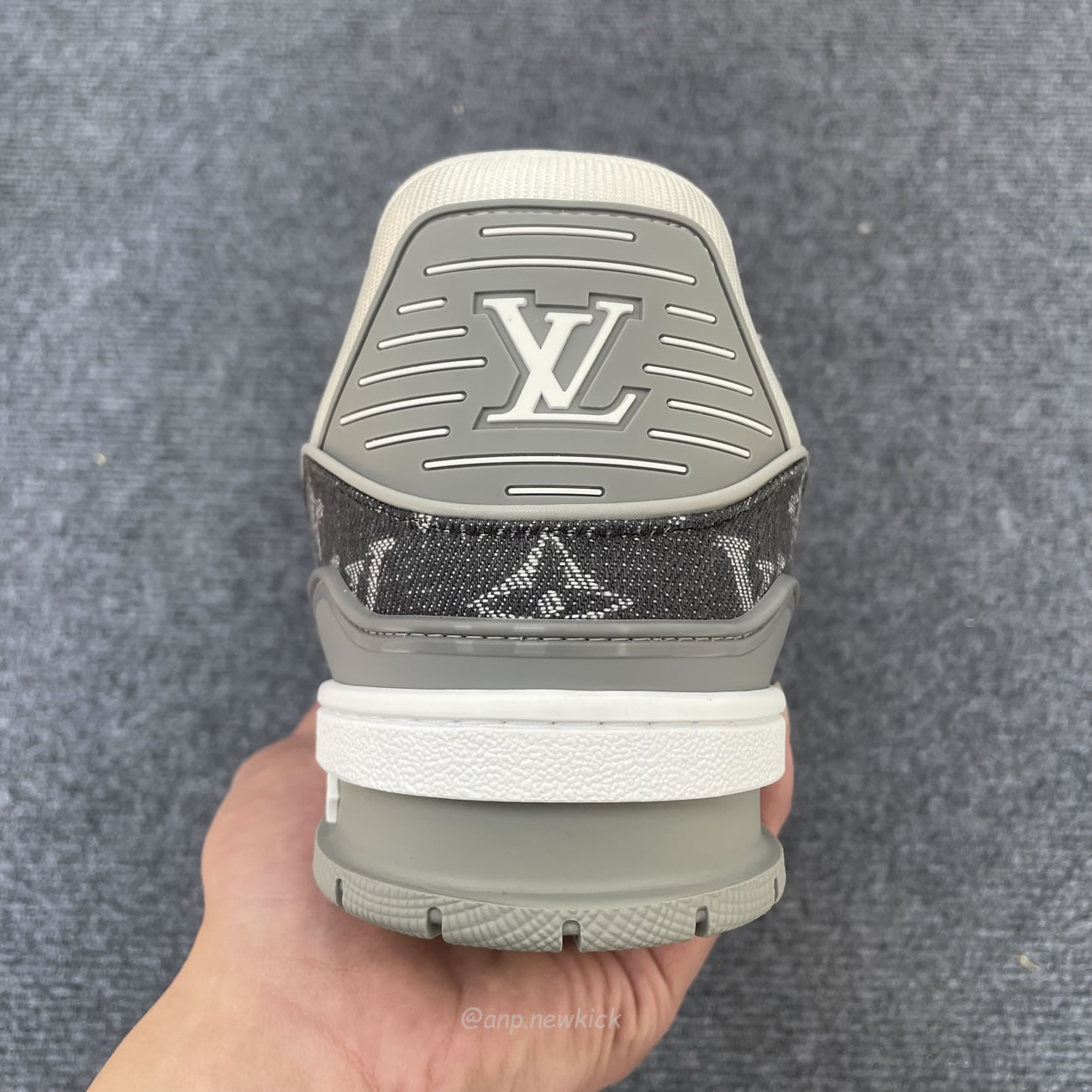 Louis Vuitton Trainer Monogram Denim Grey White 1adf58 (3) - www.newkick.vip Louis Vuitton Trainer Monogram Denim Grey White 1adf58 (3) - www.newkick.vip