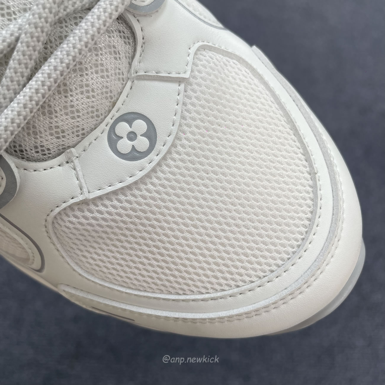 Louis Vuitton Lv Olympia Sneaker Blanc Black Silvery 1ahoht (12) - www.newkick.vip