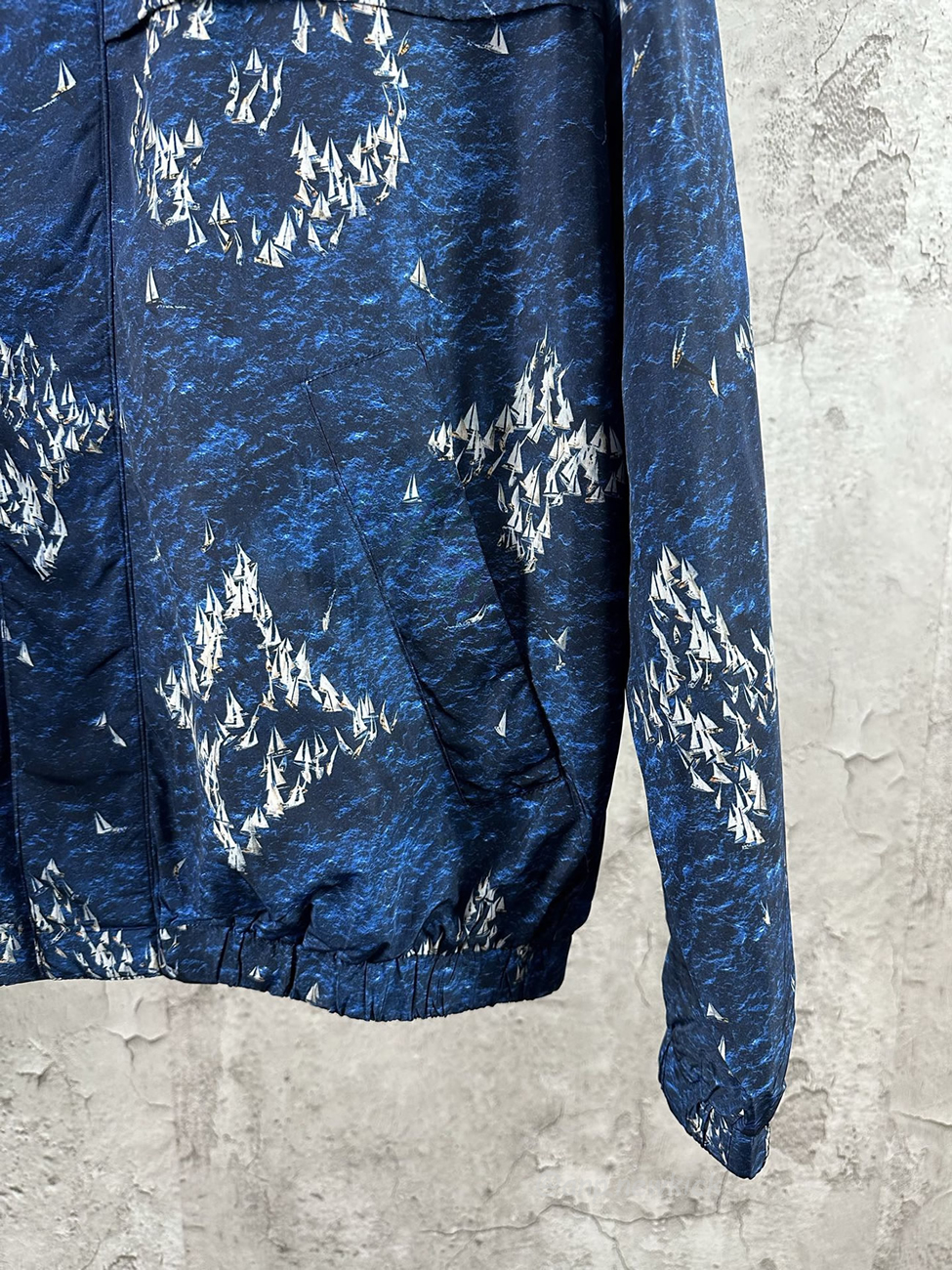 Louis Vuitton Monogram Printed Pattern Windbreaker 1ahv28 (6) - www.newkick.vip