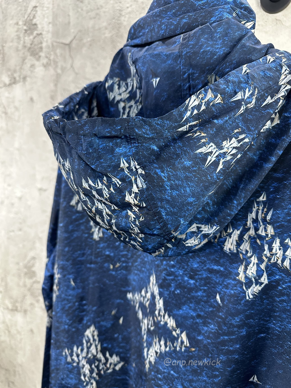 Louis Vuitton Monogram Printed Pattern Windbreaker 1ahv28 (8) - www.newkick.vip