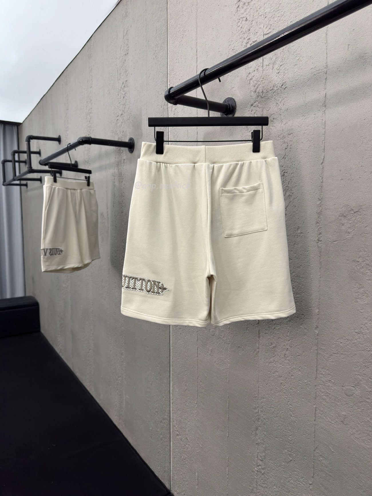 Louis Vuitton Embellished Half Zip Sweatshirt 1ahw30 (10) - www.newkick.vip