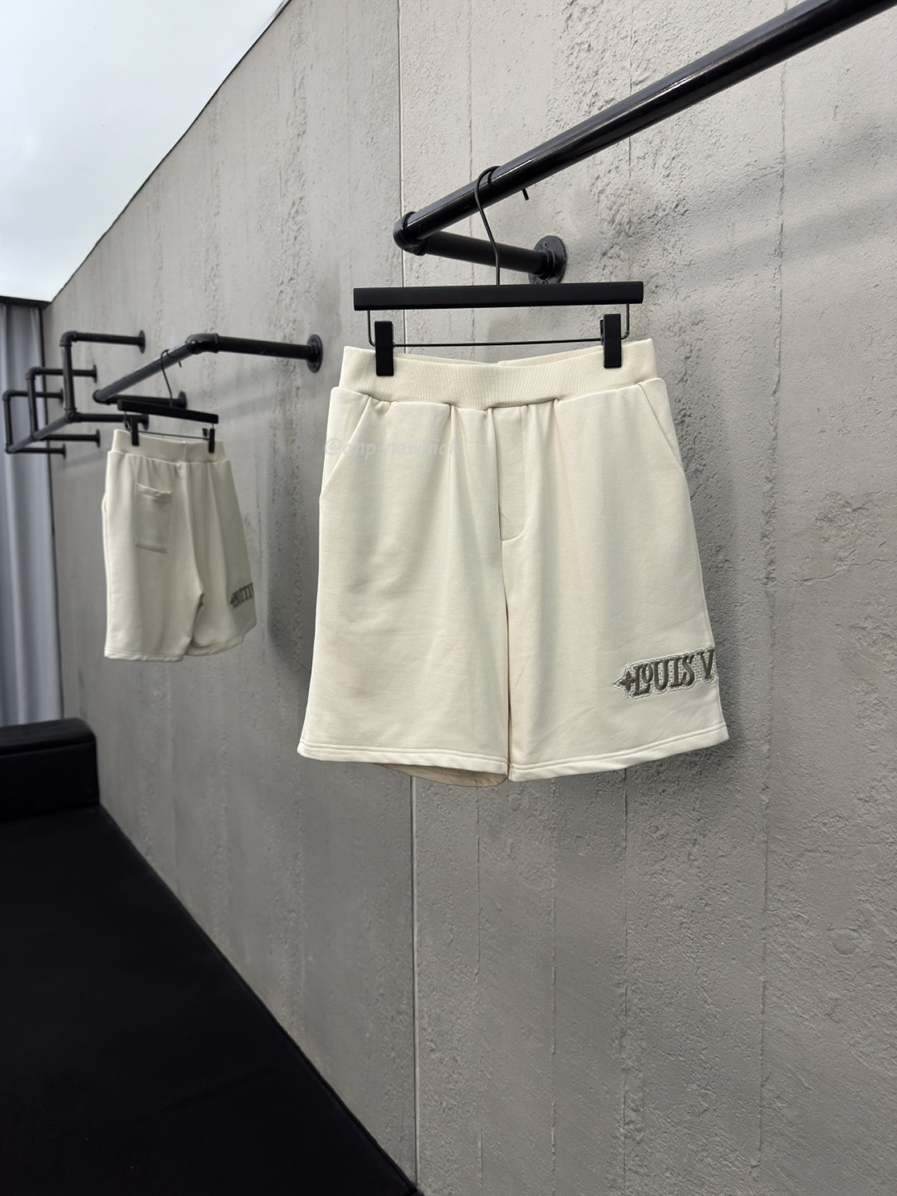 Louis Vuitton Embellished Half Zip Sweatshirt 1ahw30 (14) - www.newkick.vip