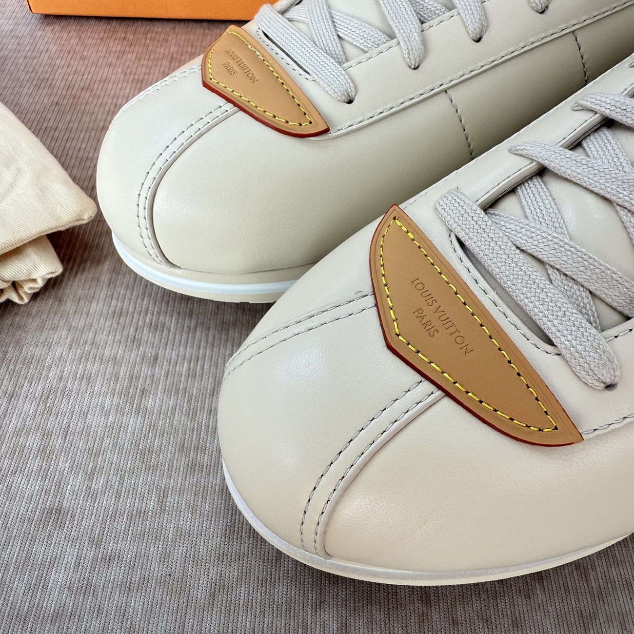 Louis Vuitton Lv Buttersoft Sneaker Beige 1aikj1 (3) - www.newkick.vip