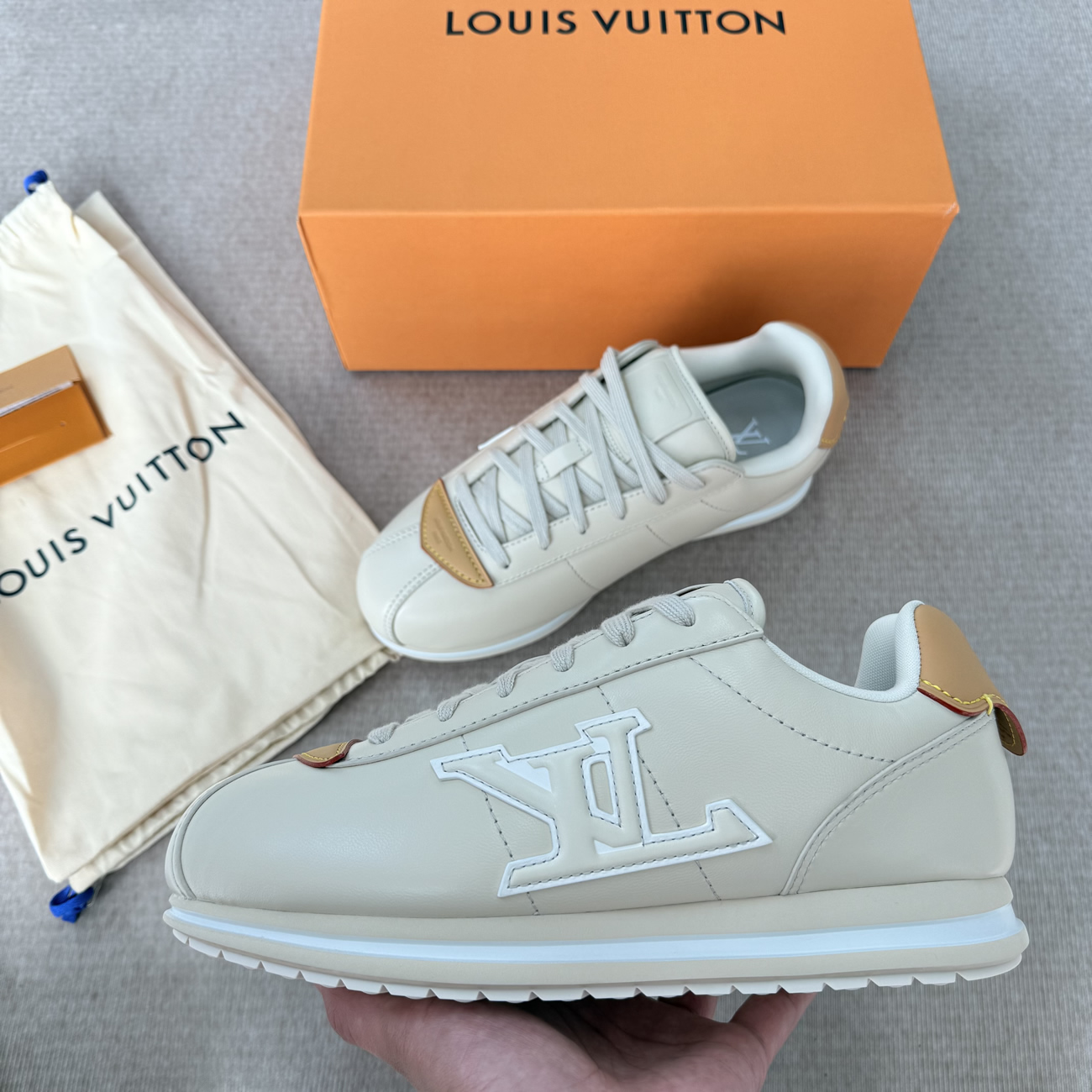 Louis Vuitton Lv Buttersoft Sneaker Beige 1aikj1 (4) - www.newkick.vip