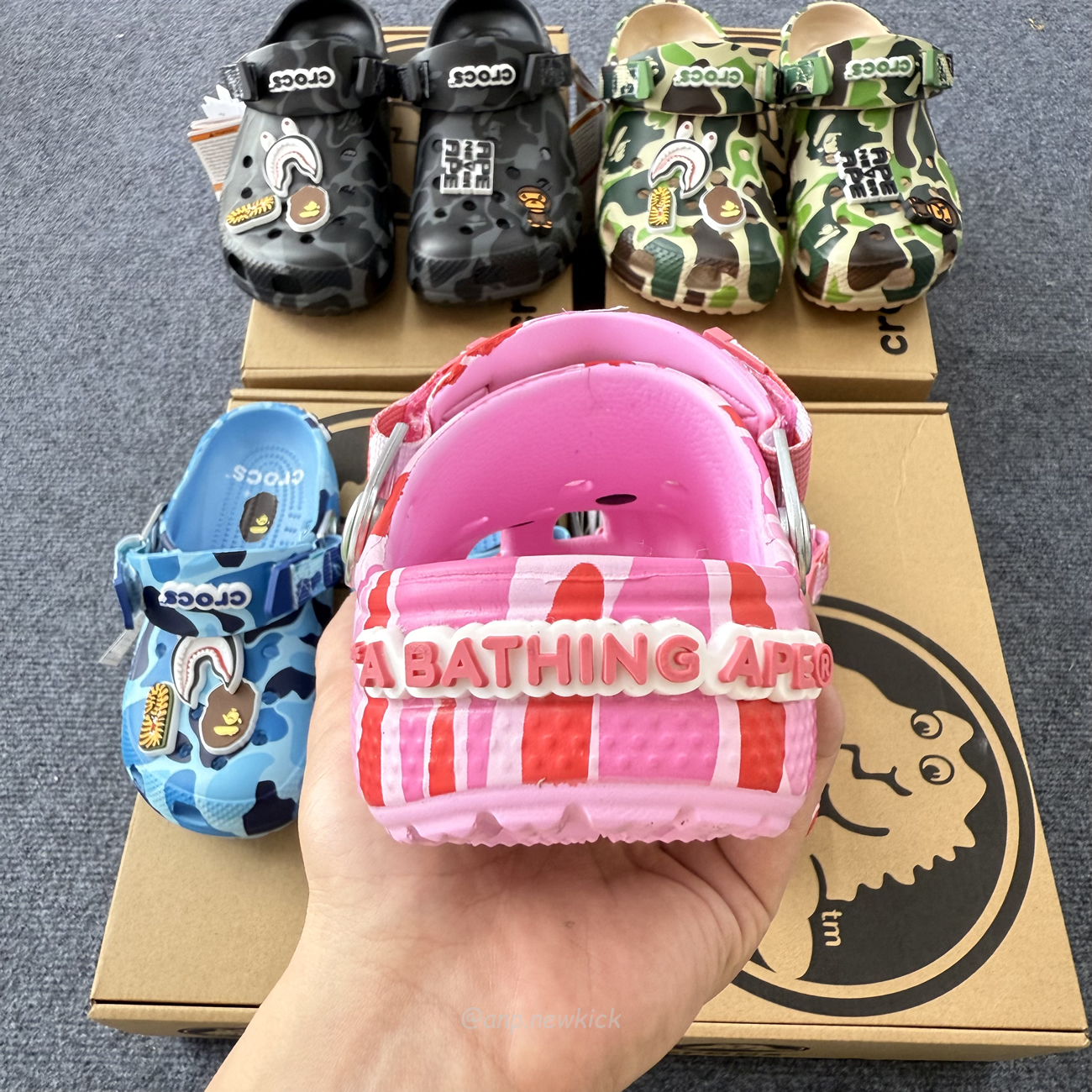 Crocs Classic Clog A Bathing Ape Abc Camo Blue Green Pink Black 209627 4tb (10) - www.newkick.vip