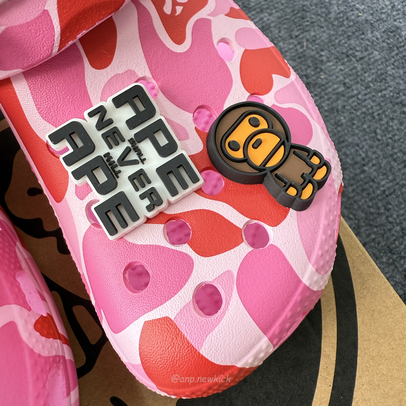 Crocs Classic Clog A Bathing Ape Abc Camo Blue Green Pink Black 209627 4tb (14) - www.newkick.vip