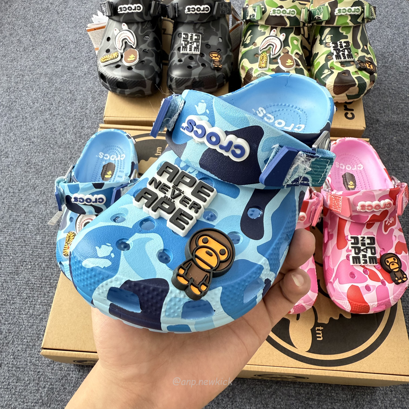 Crocs Classic Clog A Bathing Ape Abc Camo Blue Green Pink Black 209627 4tb (5) - www.newkick.vip