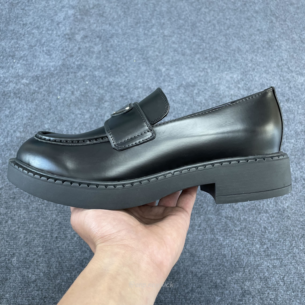 Prada 35mm Loafer Black Brushed Leather 2de127 055 F0002 (2) - www.newkick.vip