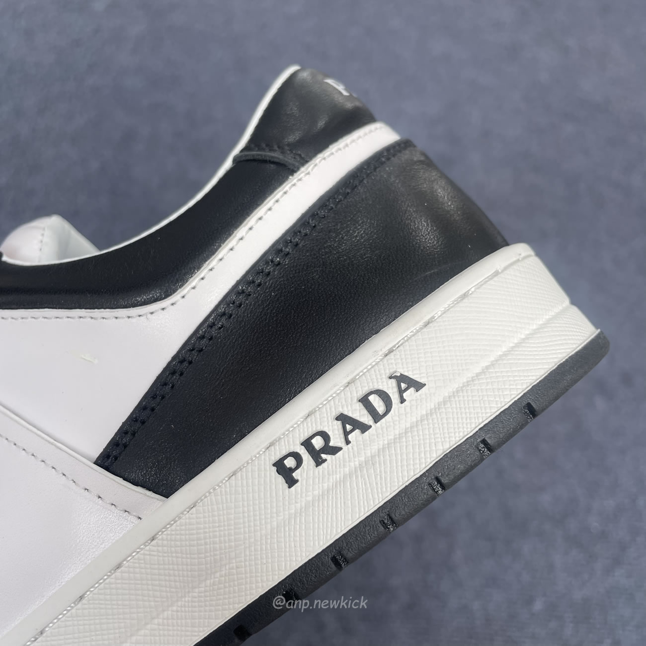 Prada Downtown Low Top Sneakers Leather White Black 2ee364 3lkg F0964 (7) - www.newkick.vip