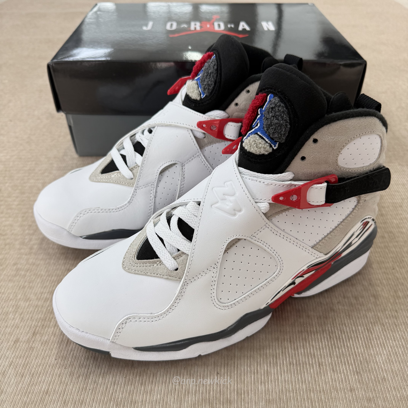 Air Jordan 8 Retro Bugs Bunny 2025 305381 100 (2) - www.newkick.vip