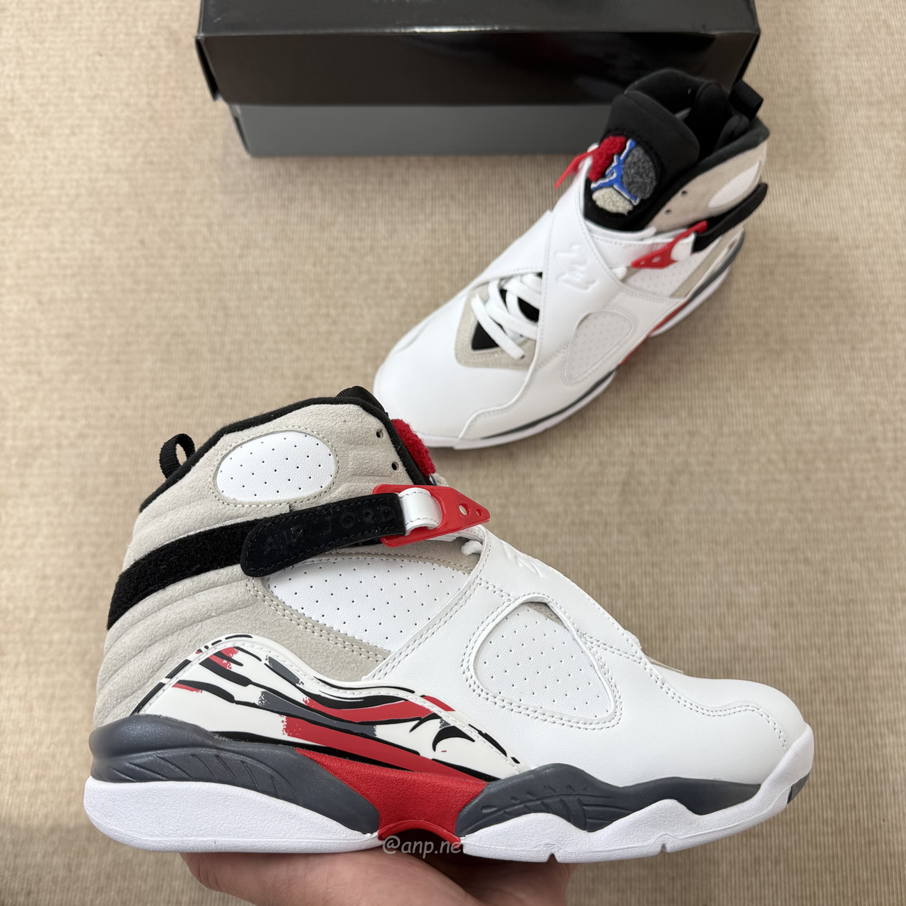Air Jordan 8 Retro Bugs Bunny 2025 305381 100 (4) - www.newkick.vip
